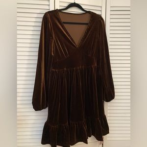 Halara brown velvet dress. New with tags!!